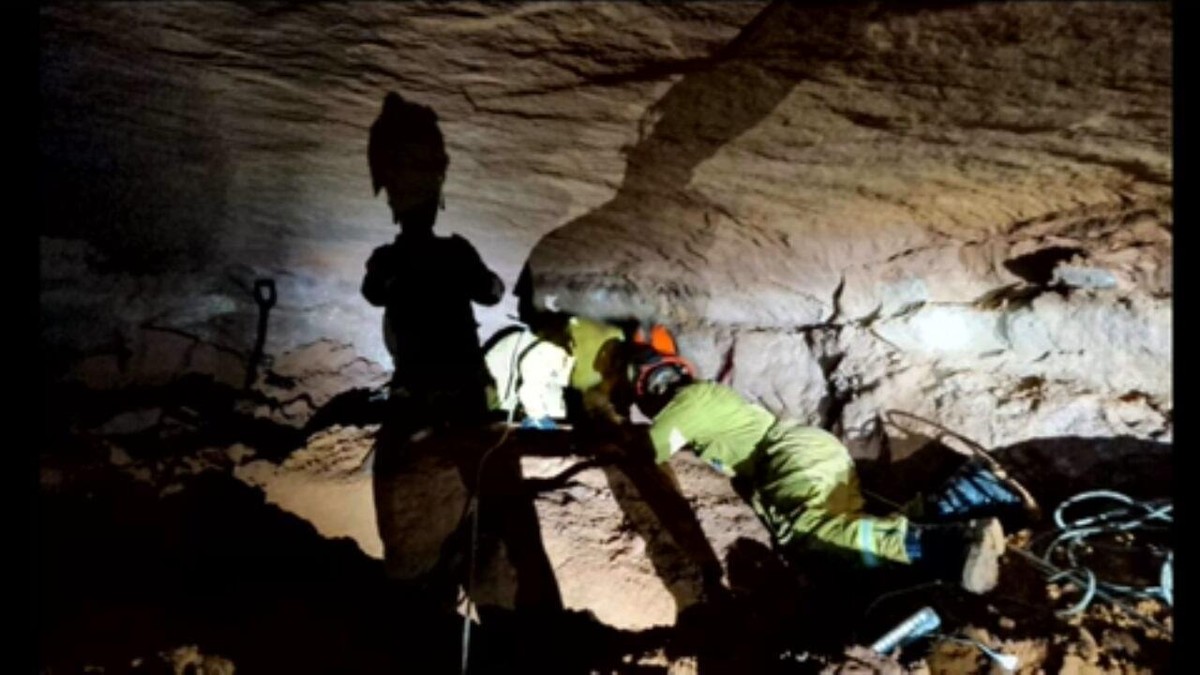 Une grotte s’effondre laissant 10 pompiers civils enterrés dans la campagne d’Altinópolis, SP |  Ribeirao Preto et la France
