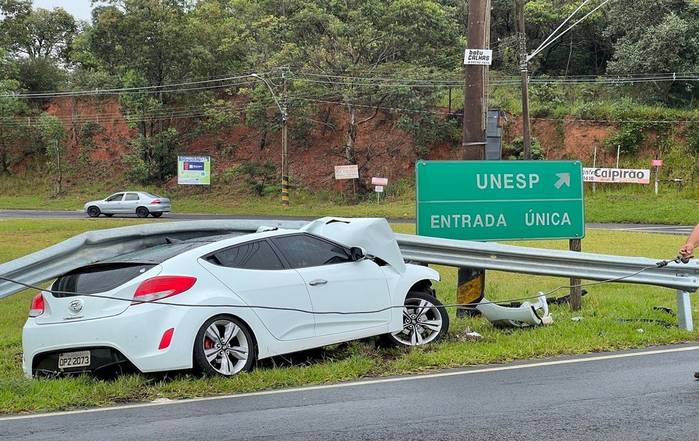 Acidente foi registrado entre as rodovias Domingos Sartori e Antônio Butignoli, em Botucatu — Foto: Adriano Baracho/Arquivo Pessoal