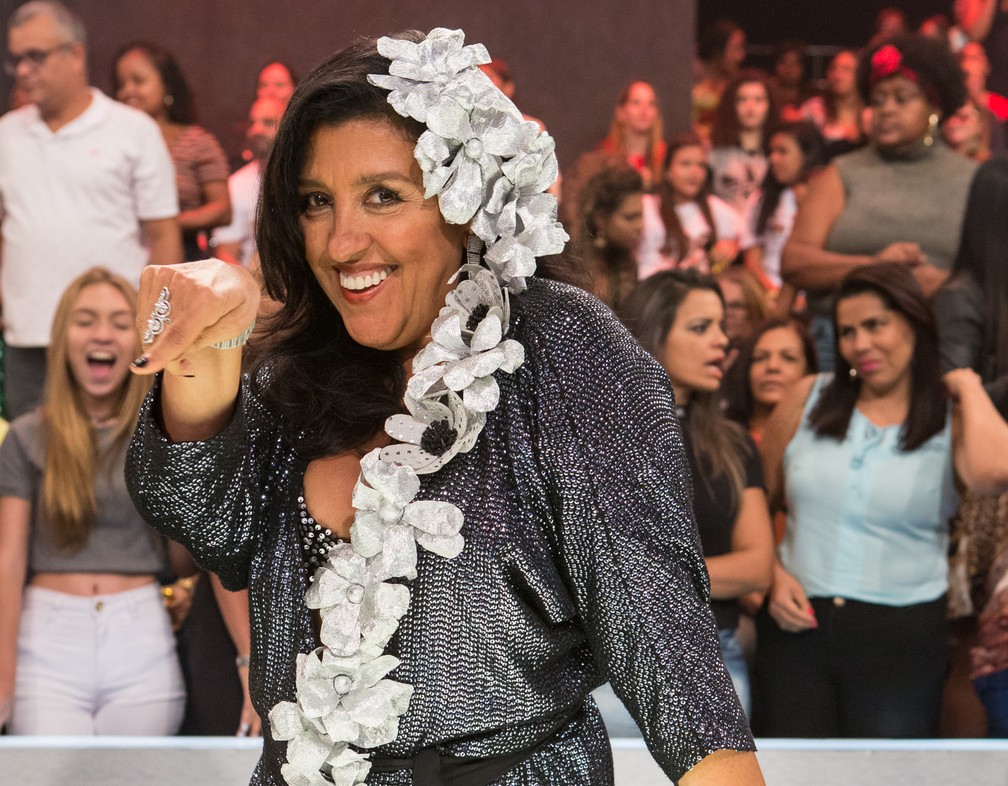 Regina Casé fala das referências de Chacrinha na sua vida (Foto: Felipe Monteiro/Gshow)
