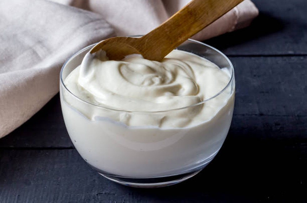 Muitos desses iogurtes são uma alternativa para quem tem constipação, mas podem não ser muito saudáveis pelos ingredientes que possuem — Foto: Istock