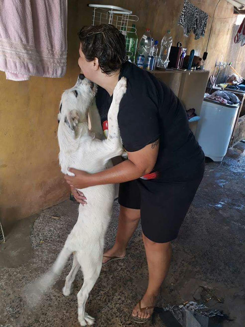 Tamiris cuida de Pingo com a namorada desde quando ele tinha 21 dias em Araraquara (Foto: Arquivo Pessoal)