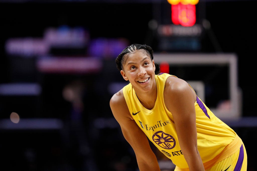 LOS ANGELES, CALIFORNIA - SEPTEMBER 05: Forward Candace Parker #3 of the Los Angeles Sparks reacts in the game against the Seattle Storm at Staples Center on September 05, 2019 in Los Angeles, California. NOTE TO USER: User expressly acknowledges and agre (Foto: Getty Images)