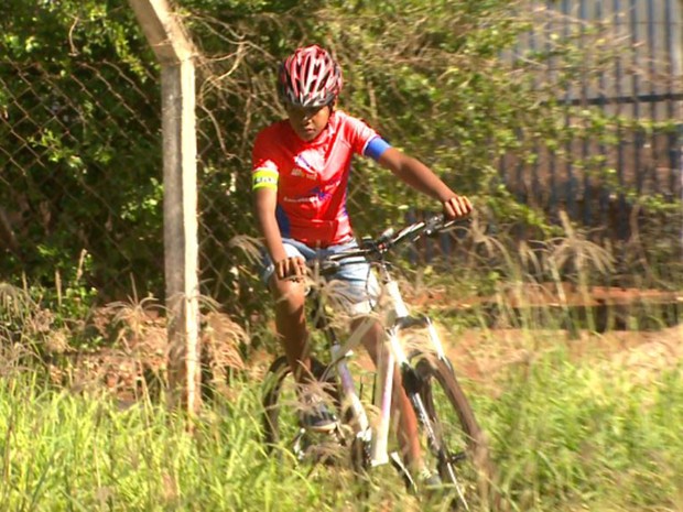 Rodrigo driblou as dificuldades para realizar sonho de competir em prova de ciclismo em São Joaquim da Barra, SP (Foto: Mauricio Glauco/EPTV)