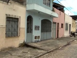 Ex-prefeito de Pau Brasil fo morto a tiros na porta de casa (Foto: Reprodução/TV Bahia)