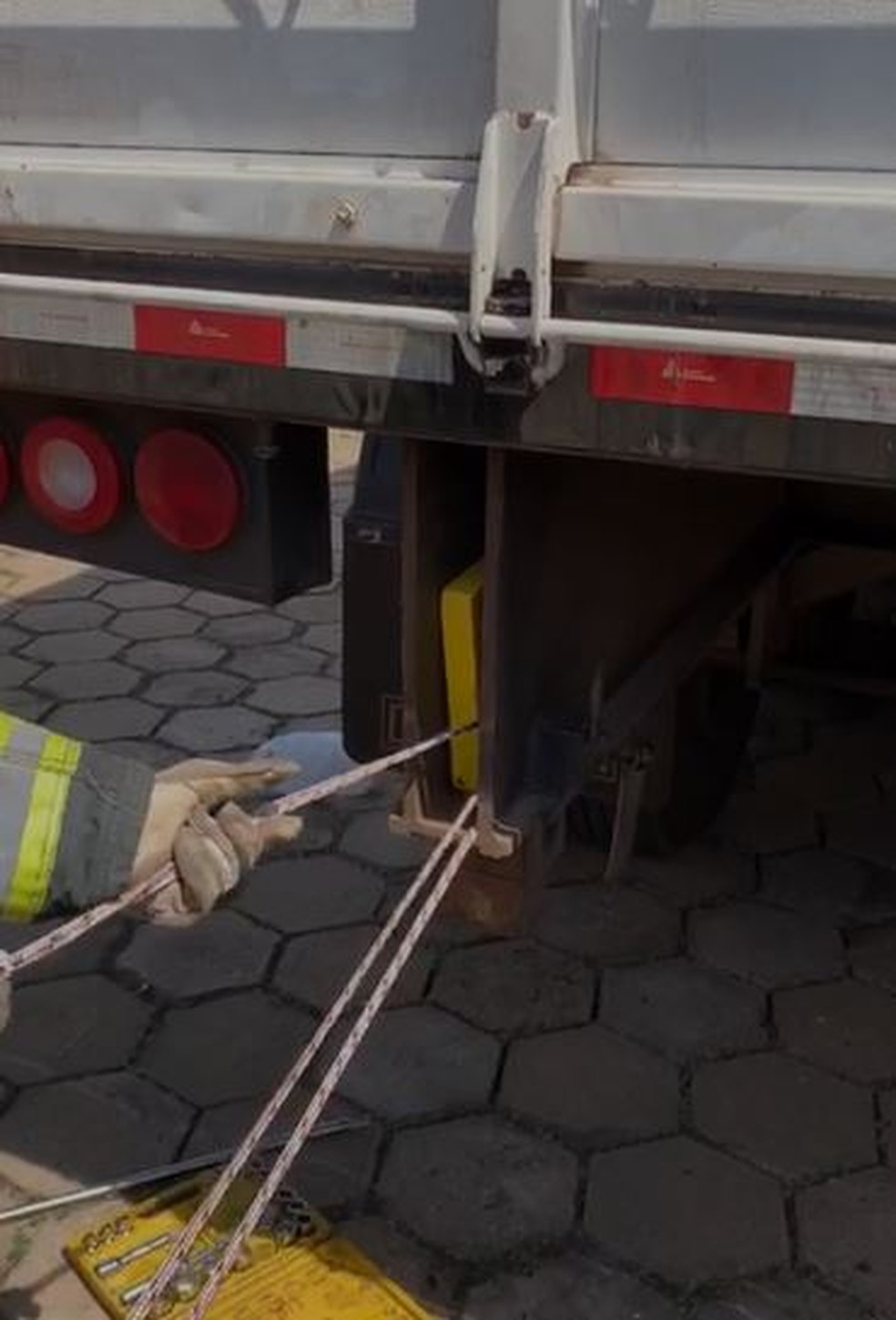 Quadrilha desarticulada na operação Aversa, da PF, usava a carroceria de caminhões para esconder a cocaína — Foto: PF/Divulgação