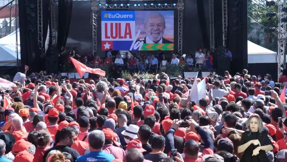Apoiadores de Lula participam de ato com o candidato petista em Mauá, na Grande SP, neste sábado (9). — Foto: Reprodução/Youtube
