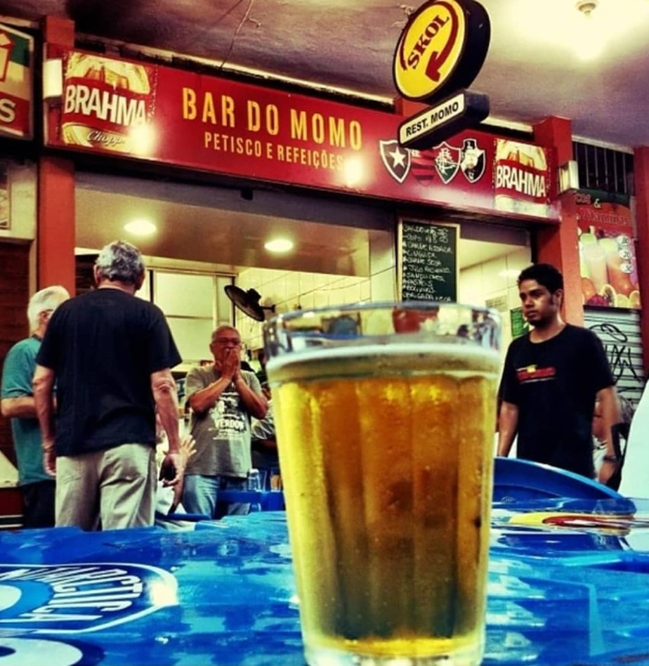 Bar do Momo recebe placa de Patrimônio Cultural Carioca