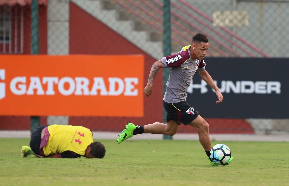 Saída e lesão de jogadores abrem lacuna no meio-campo Tricolor