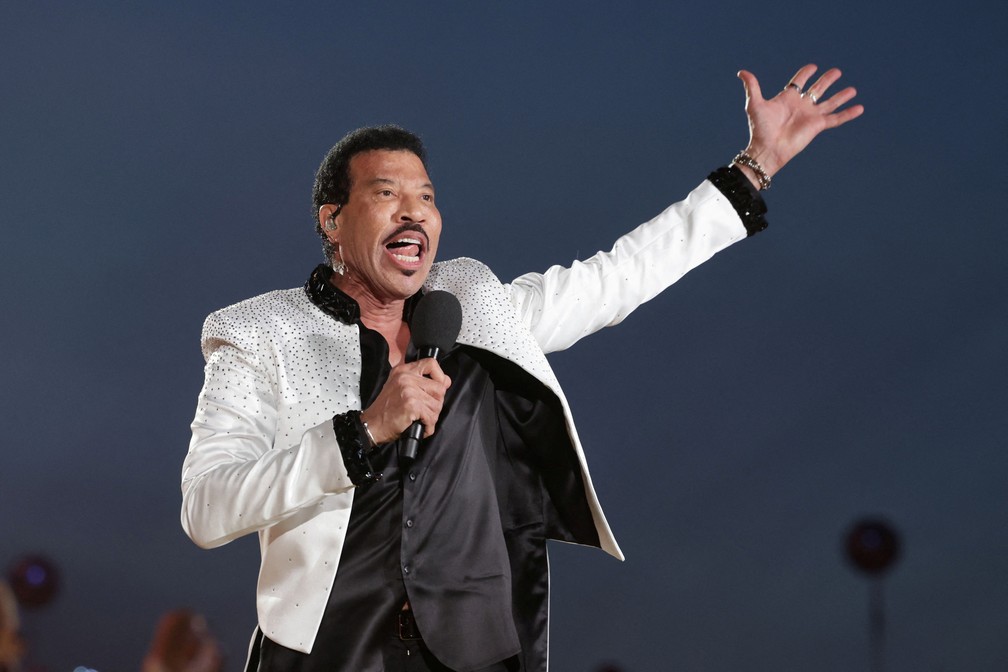 Lionel Richie durante apresentação no show de coroação do Rei Charles III, em Londres, em 7 de maio de 2023 — Foto: Chris Jackson/Pool via Reuters