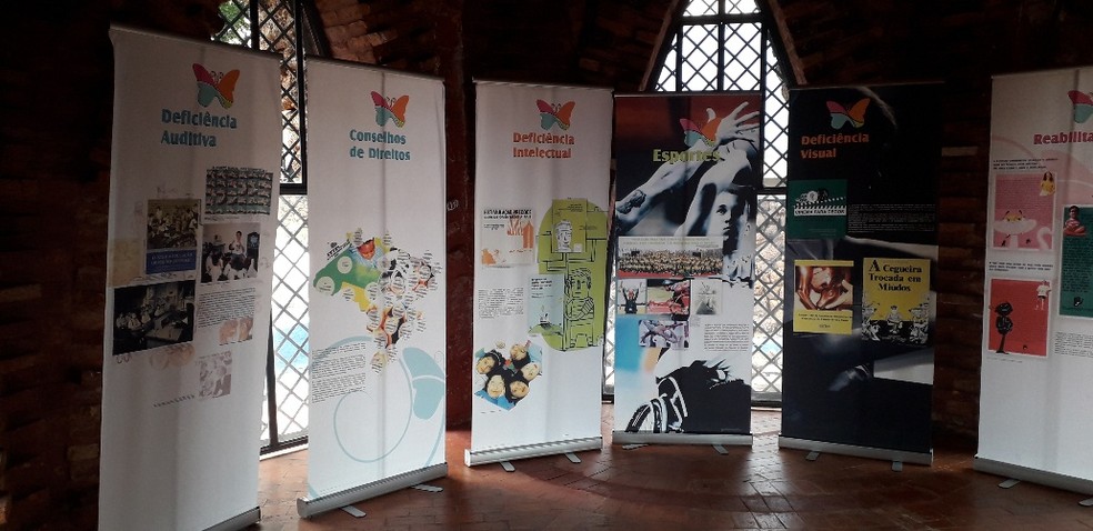 PainÃ©is da mostra 'Memorial da InclusÃ£o: Os Caminhos da Pessoa com DeficiÃªncia' estÃ£o expostos em Limeira â Foto: Secretaria dos Direitos da Pessoa com DeficiÃªncia 