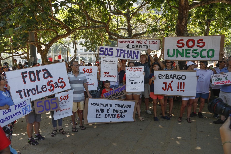 Protesto contra a construção da tirolesa no Pão de Açúcar