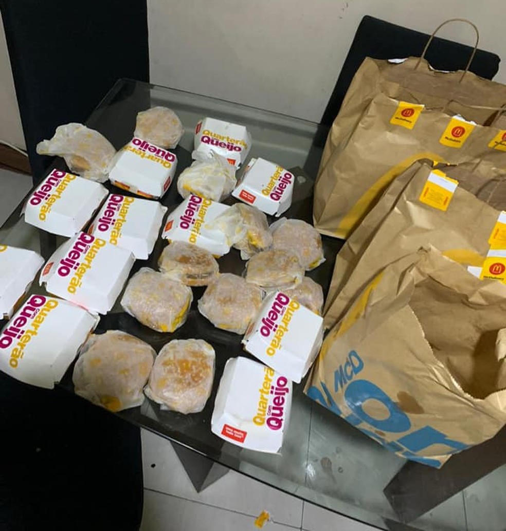 Menino de cinco anos fez um pedido em um aplicativo de entrega de comida no valor de R$ 225 — Foto: Arquivo pessoal