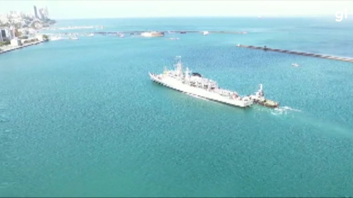 VÍDEO: Navio De Guerra Da Marinha Do Brasil Chega A Salvador Após ...