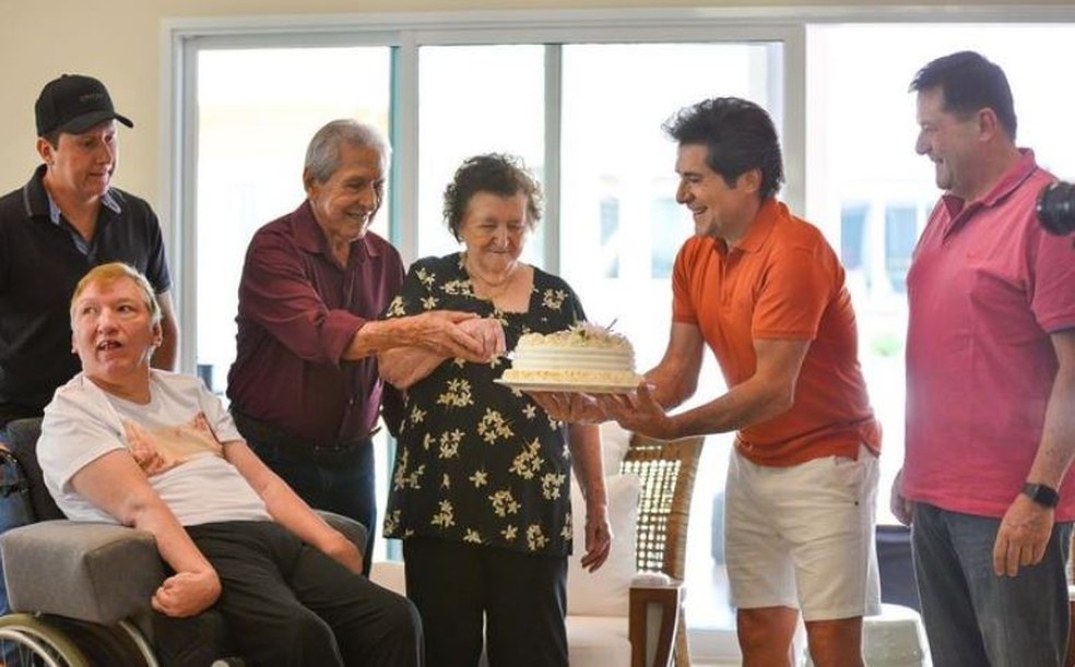 Daniel e a família, no aniversário de 82 anos de Maria — Foto: Reprodução/Redes Sociais