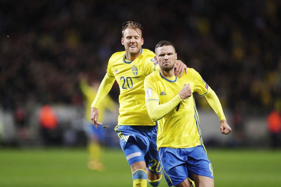 A Suécia de Marcus Berg só não vai pelo menos para a repescagem se perder por sete gols de diferença da Holanda (Foto:  Nils Petter Nilsson/Ombrello/Getty Images)
