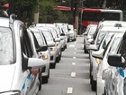 Alvo de protesto de taxistas, Uber diz ter 5 vezes mais downloads em SP