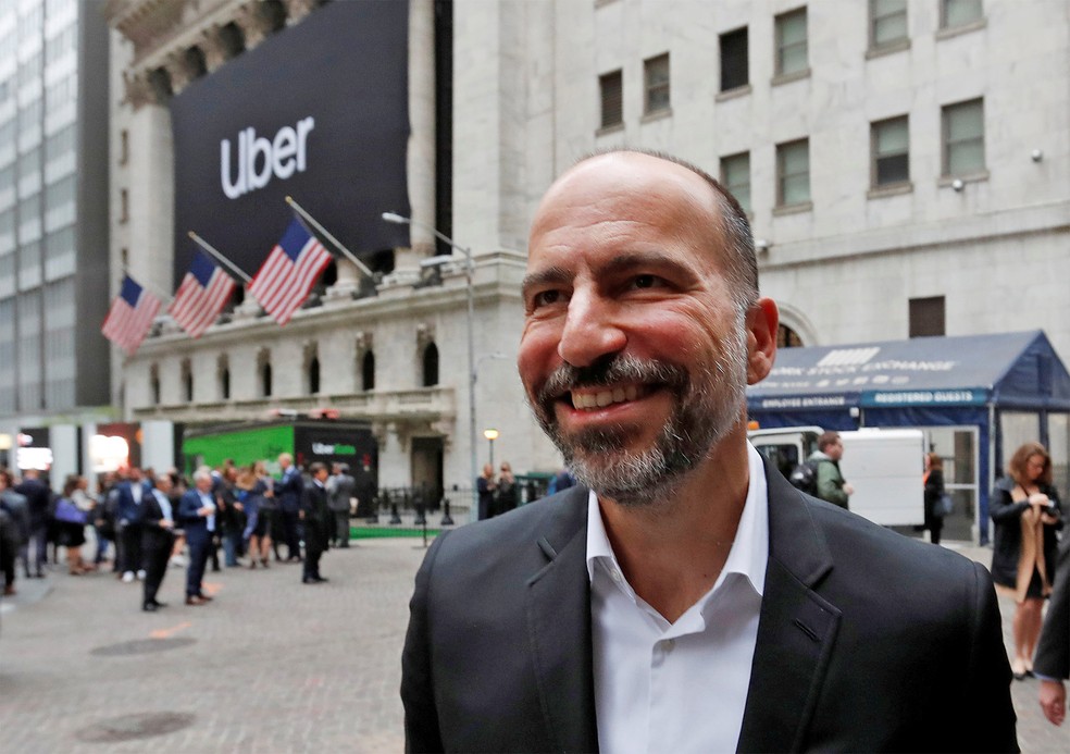 O diretor executivo do Uber, Dara Khosrowshahi, prometeu que a empresa geraria lucro em 2021 — Foto: Andrew Kelly/Reuters