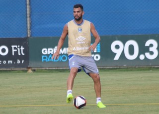 Grêmio se reapresenta com voltas de Maicon, Geromel e Grohe aos treinos