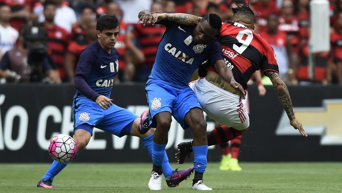 Lédio vê Flamengo pouco inspirado  e diz que bravura garantiu empate