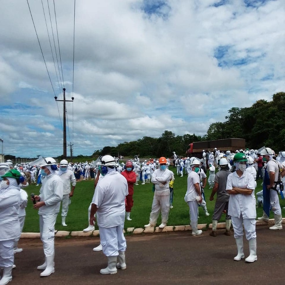 Amônia vaza em frigorífico de RO e 22 funcionários precisam de atendimento médico — Foto: Divulgação/Corpo de Bombeiros