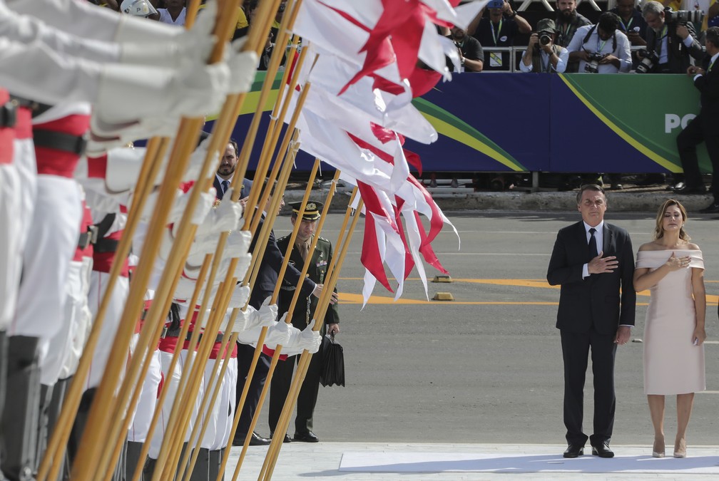 Bolsonaro chega ao Planalto para receber a faixa presidencial — Foto: Sergio Lima/AFP
