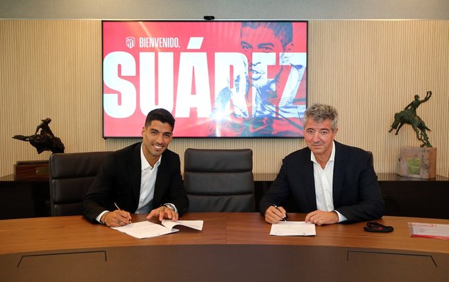 Suárez é aprovado em exames e assina por dois anos com o Atlético de Madrid