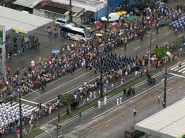 Desfile ocorreu na Avenida Mascarenhas de Moraes (Foto: Reprodução/TV Globo)