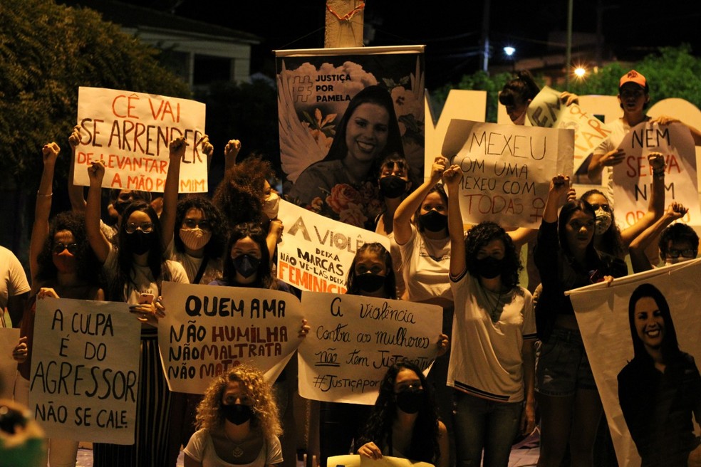 Protesto cobrando justiça por Pâmela foi realizado em 20 de setemebro de 2020, na Praça Pública de Poço José de Moura. — Foto: Coletivo Mulheres a Bessa