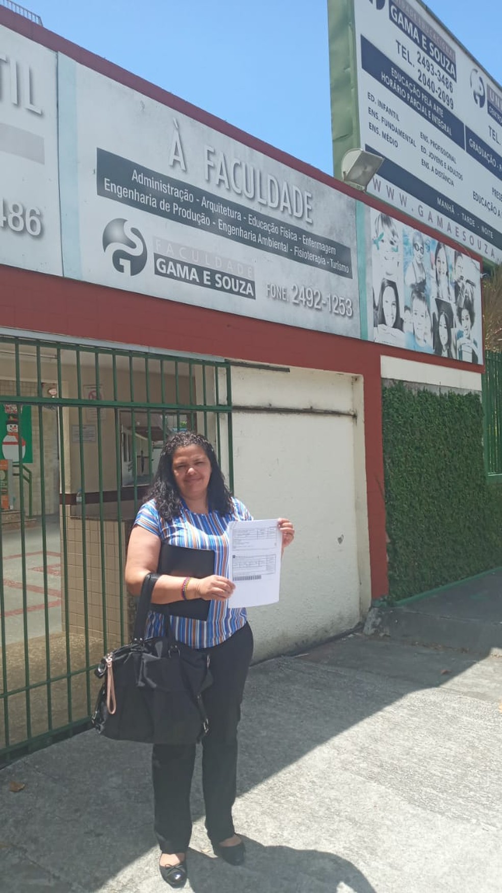  Já no Brasil, Yelitza Lafont após passar na faculdade de Assistência Social — Foto: Arquivo pessoal 