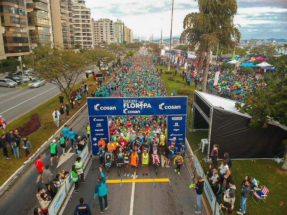 Maratona Internacional reúne 10 mil corredores em Florianópolis sc