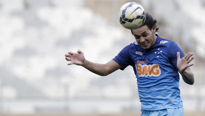 Líder Cruzeiro também está na ponta do ranking de finalizações de cabeça