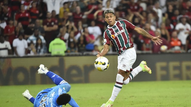 Matheus Martins e Hugo Souza em Fluminense x Flamengo