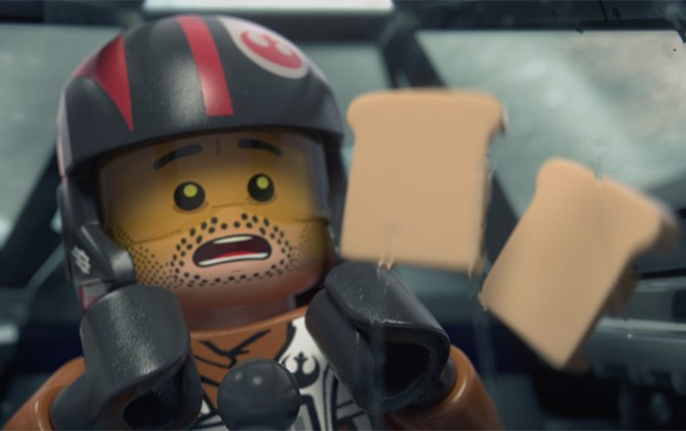 Poe Dameron prepara um lanche em cena do game 'Lego Star Wars: O despertar da força'. Bom humor é característica da série (Foto: Divulgação/TT Games)