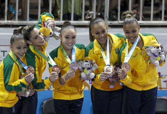 Equipe brasileira de Ginástica Artística medalha de bronze (Foto: Washington Alves/Exemplus/COB)