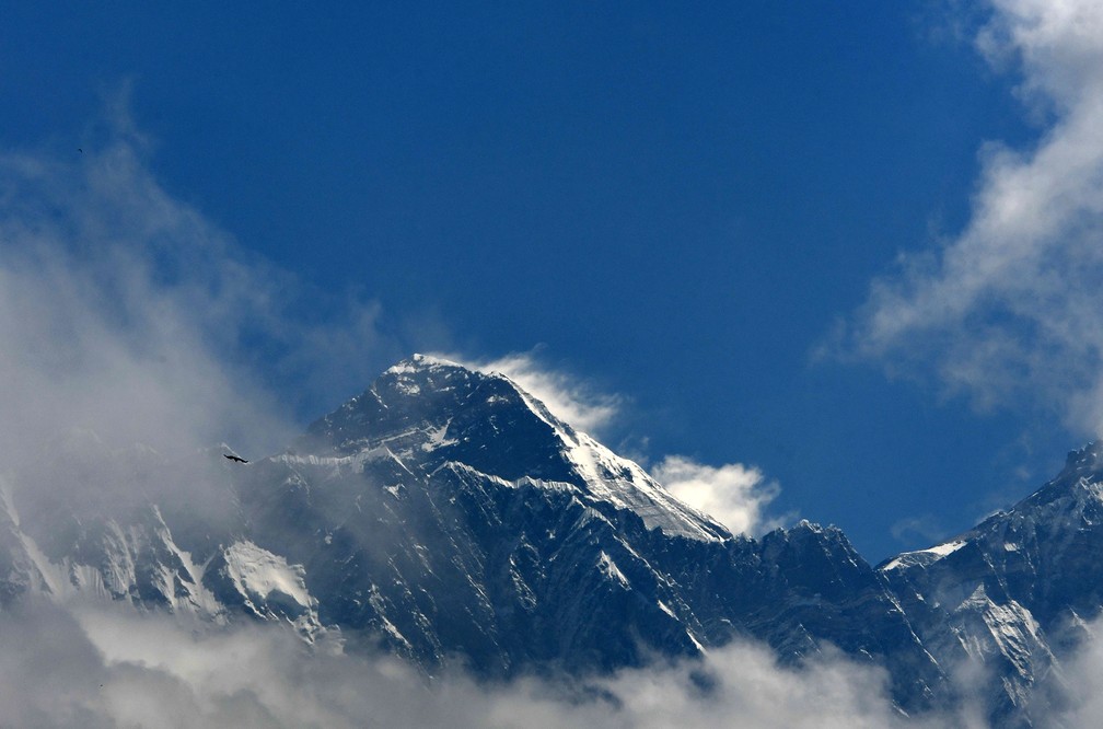 Everest no dia 27 de maio. — Foto: Prakash Mathema/AFP