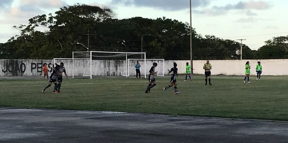 Meninas do Botafogo-PB passam fácil pelo Serrano-PB e seguem soberanas no Paraibano de Futebol Feminino (Foto: Lucas Barros / GloboEsporte.com)