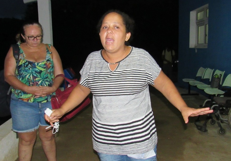 CÃ­ntia Barros quer a transferÃªncia do marido  (Foto: Ana Clara Marinho/TV Globo )