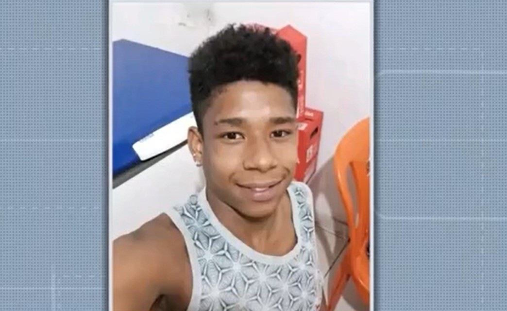 Jovem de 20 anos é morto a tiros no sul da Bahia; outro homem que estava em um bar próximo ao local do crime também foi baleado