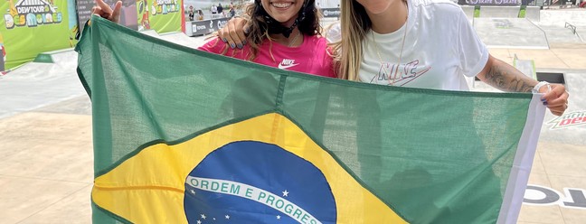 Aos 13 anos, Rayssa Leal (à esquerda) é a caçula da equipe; Pâmela Rosa (à direita) tem 21Agência O Globo