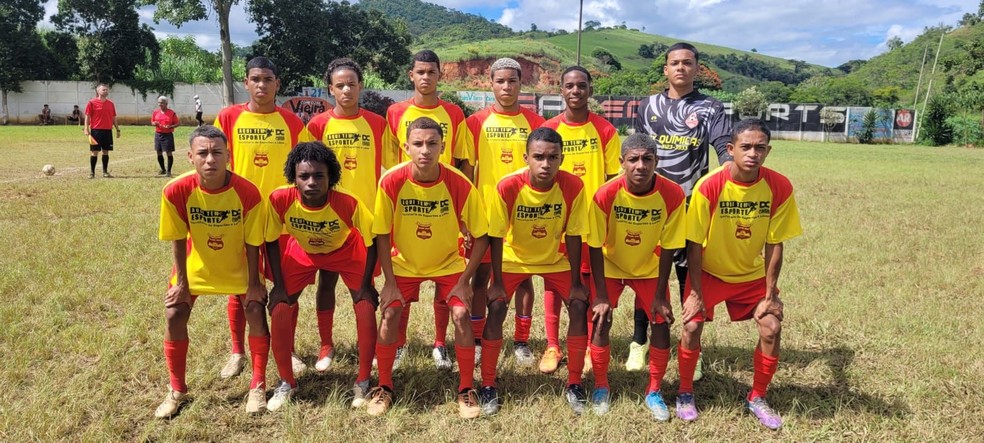 Time sub-18 do EC Vila Maria Helena  Foto: Reproduo