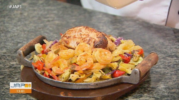 Receita de fil&eacute; de peixe na chapa com tucupi e camar&atilde;o rosa &eacute; perfeita para  o almo&ccedil;o de P&aacute;scoa; aprenda | Amap&aacute; | G1