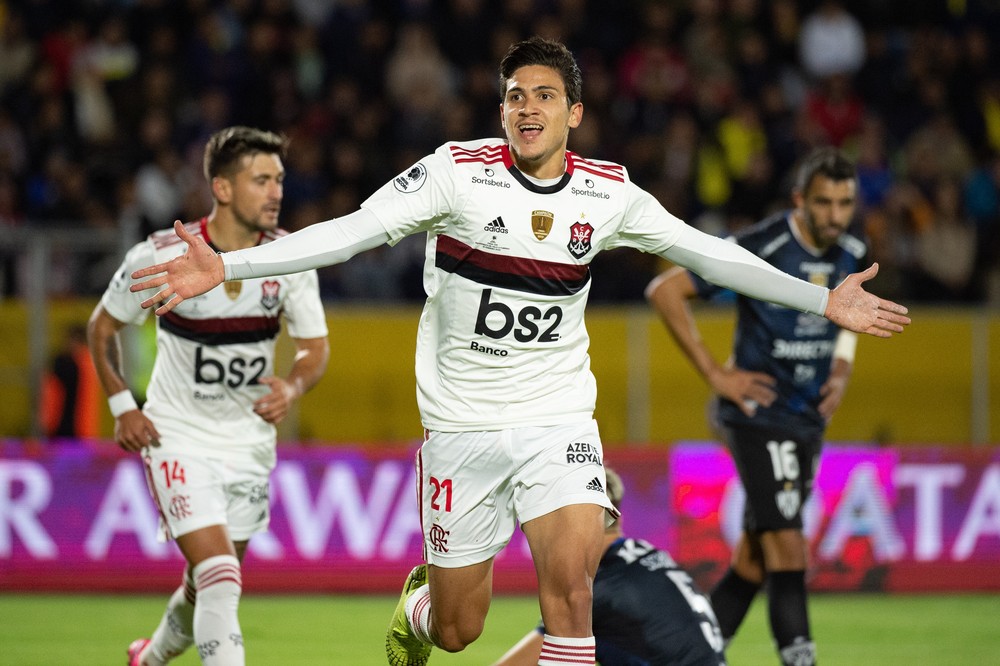 Pedro supera histórico e participa de um gol a cada 14 minutos pelo Flamengo