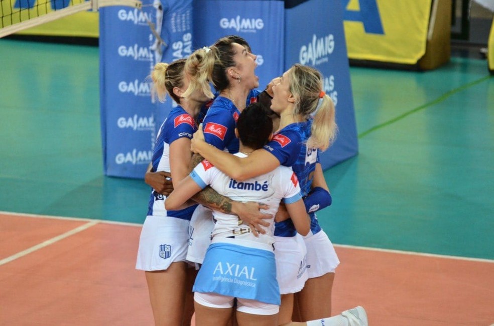 Minas vai tentar fazer frente ao Praia &mdash; Foto: CSV