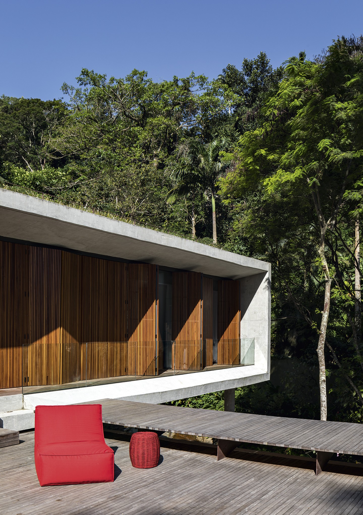 Casa de 3 mil m² no Rio de Janeiro leva a assinatura de Sergio Conde Caldas (Foto: Fran Parente)