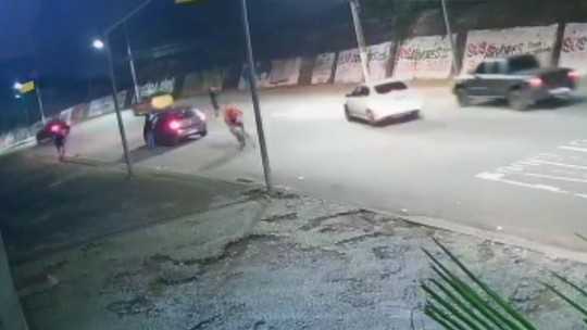 Criminosos fazem arrastão em menos de um minuto na Zona Norte do Rio; veja vídeo