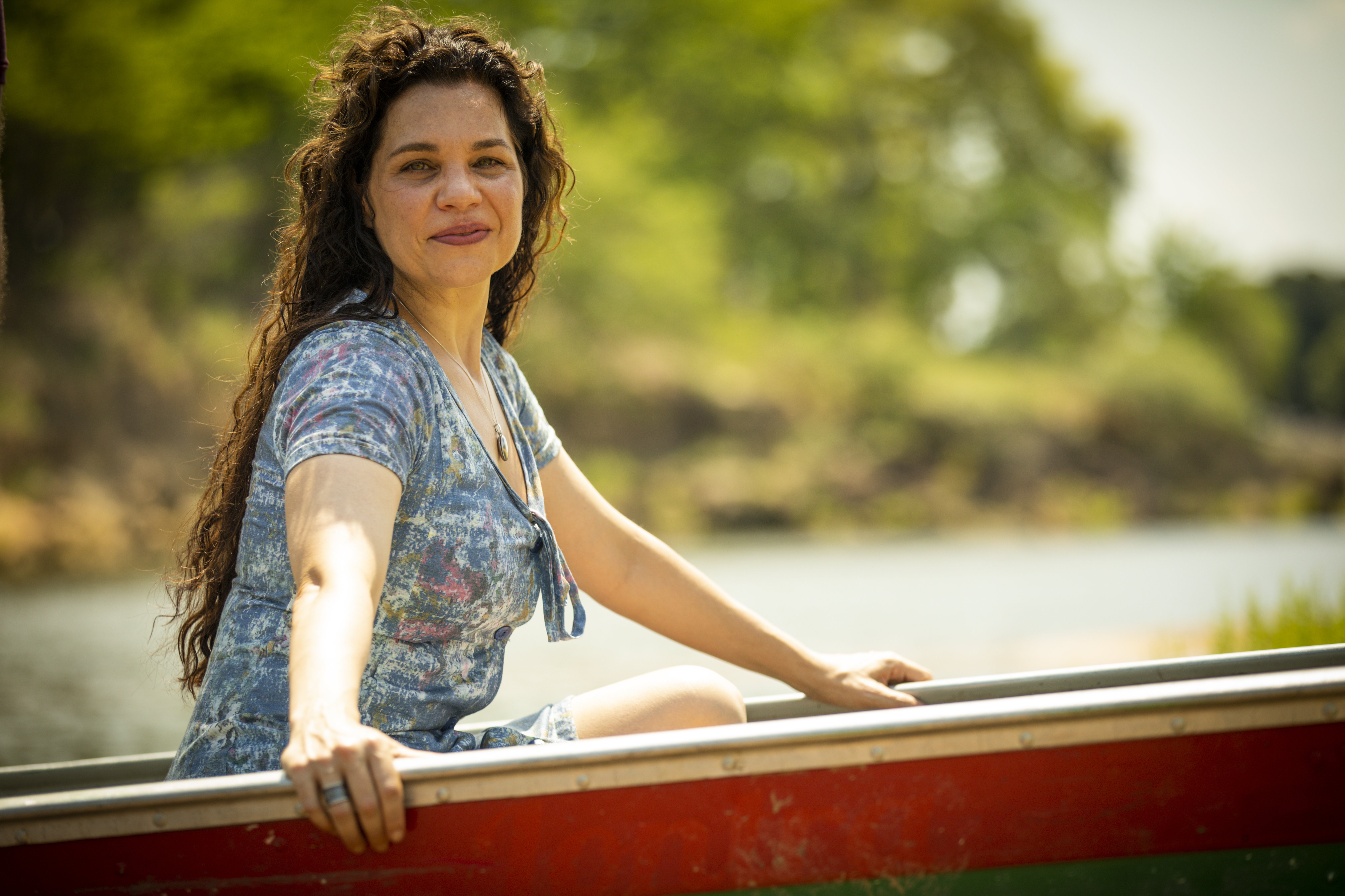 Atriz Isabel Teixeira, que está prestes a completar 40 anos de carreira nos teatros, interpreta Maria Bruaca em Pantanal (Foto: João Miguel Jr.)