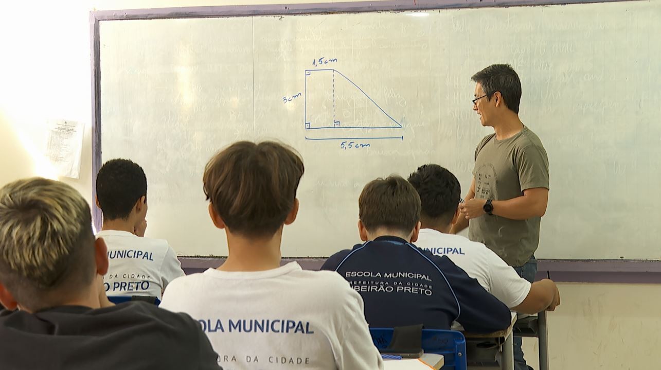 A cada 100 alunos em Ribeirão Preto, 33 sabem matemática de acordo com a série matriculada, diz USP