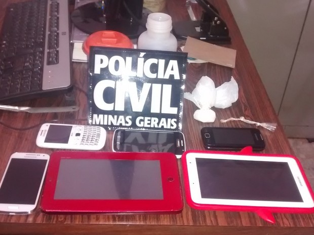Materiais foram apreendidos pela Polícia Civil em Santa Juliana (Foto: Polícia Civil/Divulgação)