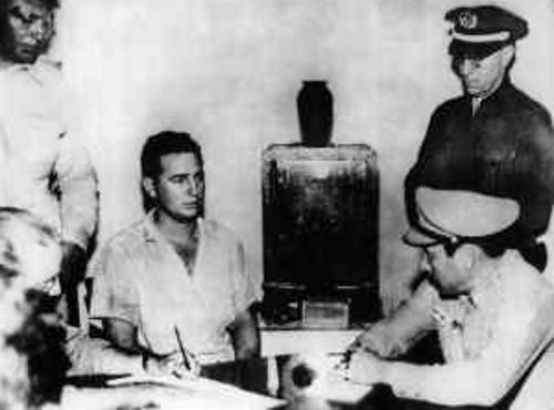 Fidel Castro é detido após ataque ao Quartel de Moncada, em Santiago de Cuba, 1953 (Foto: Wikimedia Commons)