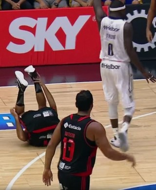 Tyrone e Marcelinho serão julgados e podem pegar até três jogos de gancho